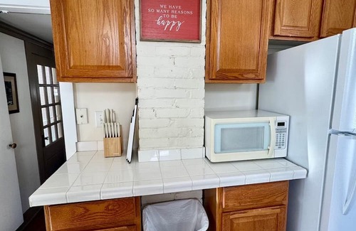 Hot Springs Cabaña | Charming 3-bedroom cottage with WiFi and AC in Hot Springs
