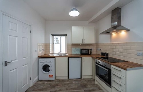 Neath Apartamento | Fully Equipped Kitchen, Double room