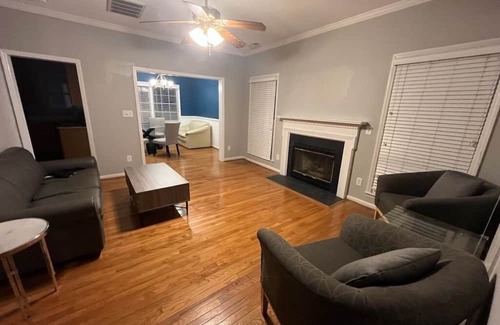 Cary Casa | Grand 3Bedroom Retreat in Cary