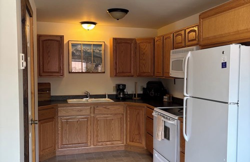 White Sulphur Springs Cabina | Cabin in the Little Belt Mountains