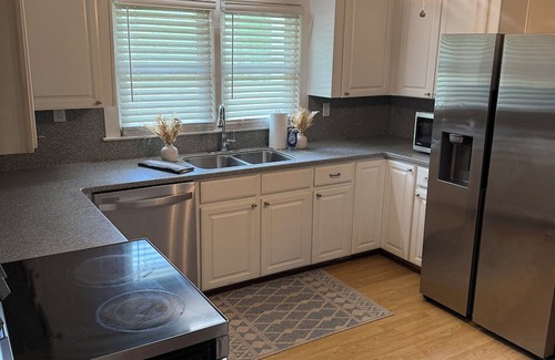 Leesville Otro | Farmhouse Escape in Batesburg-Leesville! Lake Murray, SC!