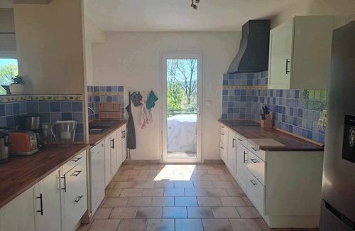 Cadenet Villa | Magnificent villa with swimming pool for rent for 12 people