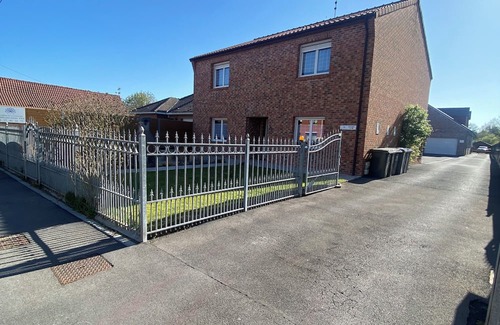 Saint-Amand-les-Eaux Apartamento | Ground floor studio 700 metres from the Thermes de Saint Amand les Eaux thermal baths