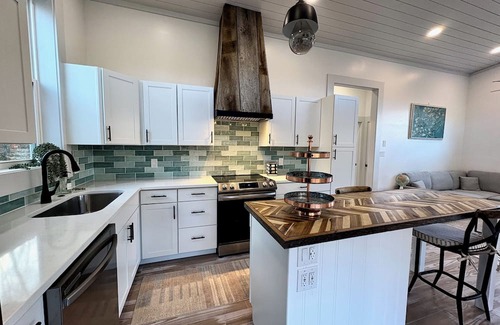 Zionville Casa | New 2-bedroom house in awesome Zionville with WiFi, AC