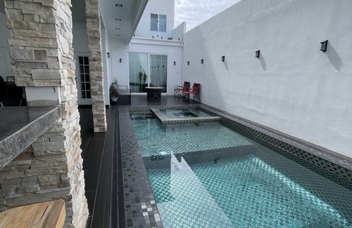 Primo Tapia Casa | Spacious Ocean Front 6 Bedroom House In Pristine Mision Viejo, AC,WIFI, Pool