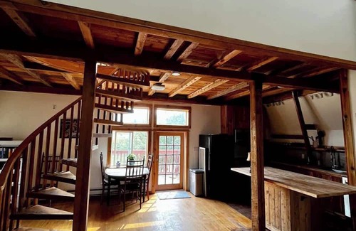 Bozeman Apartamento | Fully Renovated 1800s Red Barn Close to Everything