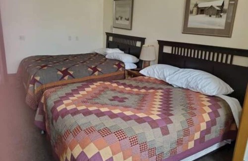 Leland Otro | Sugarland Mansion - Built in 1850, 3BR renovated farmhouse on 10 acres + stream