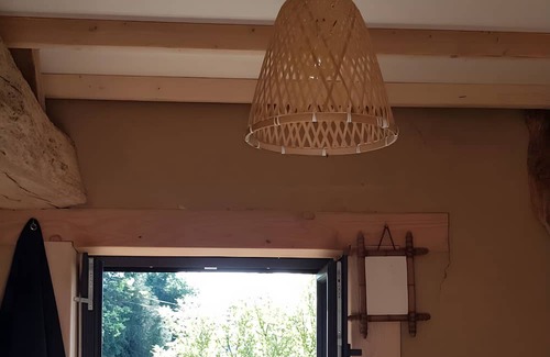 Les Abrets en Dauphine Cabaña | Cottage 'Les Petites Bottes' with Mountain View and Private Garden