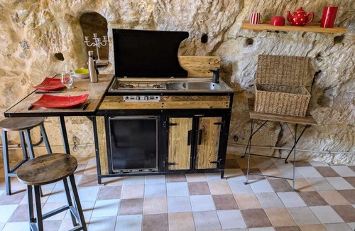 Sainte-Maure-de-Touraine Cabina | Unusual stay, troglodyte cabin and living room. In Touraine