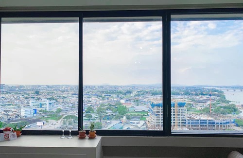 Puerto Santa Ana Apartamento | Cozy 1-bedroom apartment with WiFi, AC & wonderfull views in lovely Guayaquil