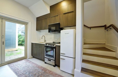 Reynoldstown Cabaña | Tiny Home by the Beltline and The Eastern. Great, walkable location