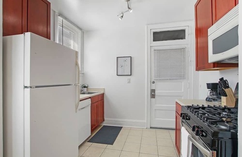 Old Irving Park Apartamento | Ideal, Spacious & Furnished 1BR Apartment