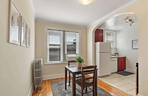 Old Irving Park Apartamento | Ideal, Spacious & Furnished 1BR Apartment