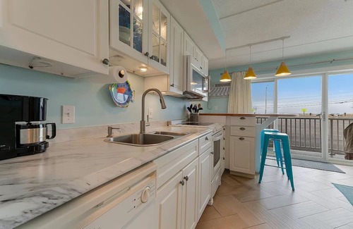 Hampton Condominio | Cozy 1-bedroom condo in wonderful Hampton with WiFi, AC