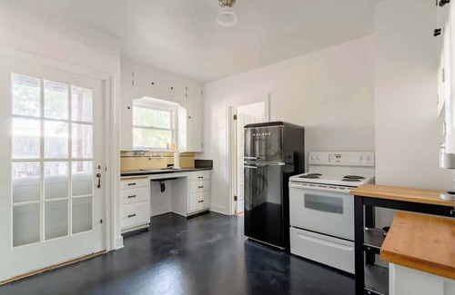 Hosford-Abernethy Casa | The Ladd's Addition Bohemian Dream ~ 95 WalkScore
