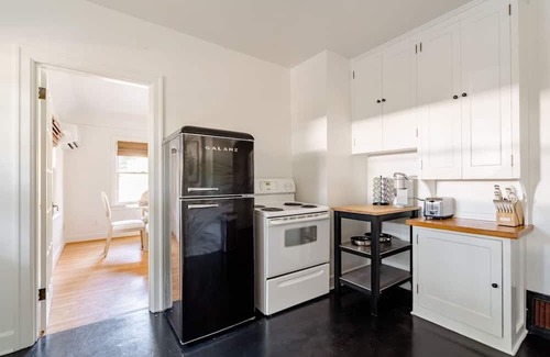 Hosford-Abernethy Casa | The Ladd's Addition Bohemian Dream ~ 95 WalkScore