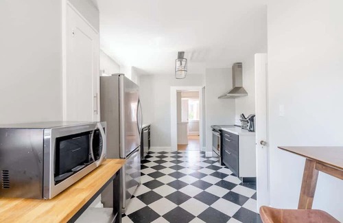 Alberta Arts District Casa | Classic 1920s Alberta Two Bedroom Haven