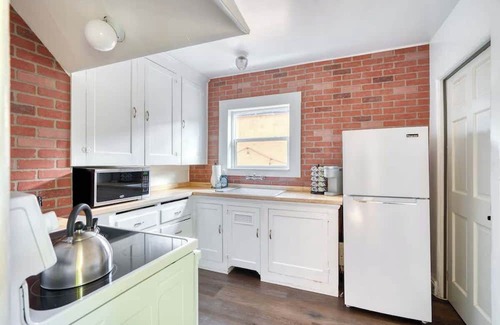 Alberta Arts District Casa | Stylish 1BR in PDX~ Walk to Local Shops & Coffee