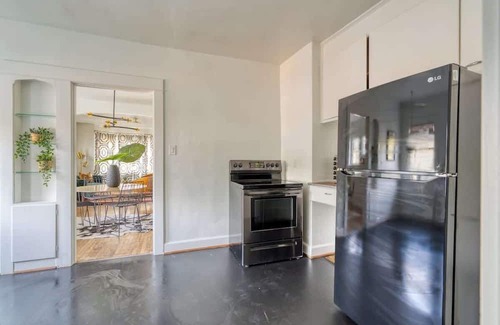 Hosford-Abernethy Apartamento | Lively 2BR Old Hollywood Apt ~ 92 WalkScore