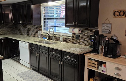 Wekiva Springs Casa | Charming 2-bedroom house near Wekiwa Springs State Park, pet friendly.