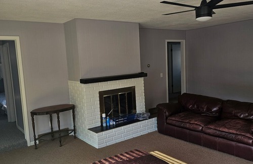 West Okoboji Casa | Hoist available for boats up to 25 ft. Charming 2BR house in lovely W. Okoboji