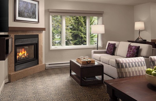 Highland Meadows Condominio | Enjoy a 3 Day Fall Weekend -2-bedroom condo at Marriott Resort in charming Vail