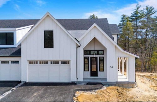 Windham Casa | 3-Bedroom Modern Farmhouse Townhome in Charming Windham with WiFi, AC. Book Now