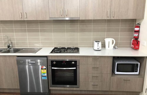 Pakenham Casa | 11 Serenity Home 4-bedroom house with WiFi and AC in delightful Pakenham
