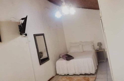 Pietermaritzburg Cabina | Spacious lodge in beautiful Pietermaritzburg with AC, WiFi