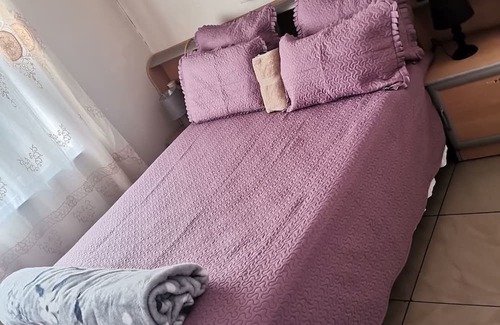 Pietermaritzburg Cabina | Spacious lodge in beautiful Pietermaritzburg with AC, WiFi