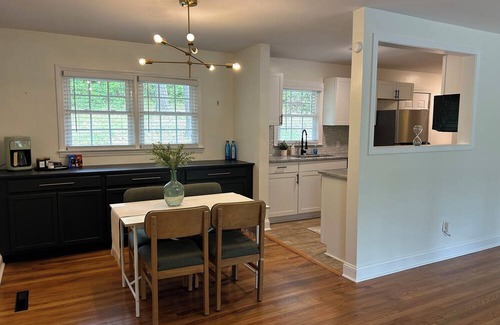 Terry Sanford Casa | Charming 3-bedroom house, 15 min to Fort Bragg!