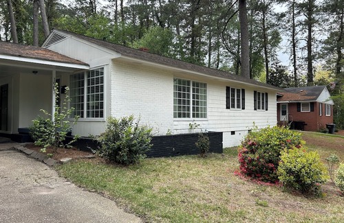 Terry Sanford Casa | Charming 3-bedroom house, 15 min to Fort Bragg!