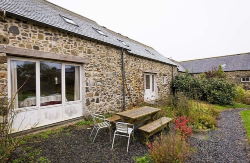 Goodwick Casa | Workshop Cottage - Three Bedroom House, Sleeps 6