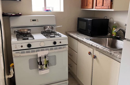 Garfield Apartamento | Cozy 1-bedroom Purple apartment in Historic Downtown Phoenix with AC, WiFi