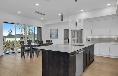 Southwest Mission Casa | Lakeview mountainside retreat with 3 bedrooms, WiFi in heavenly Kelowna