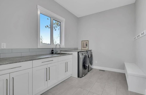 Southwest Mission Casa | Lakeview mountainside retreat with 3 bedrooms, WiFi in heavenly Kelowna