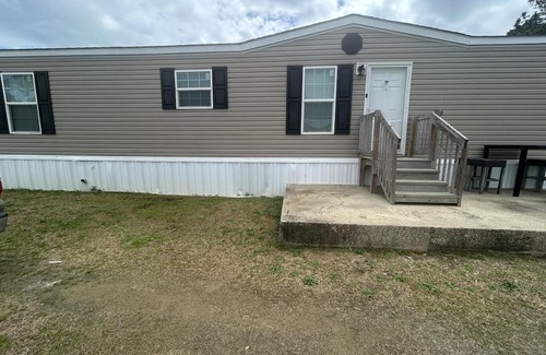 Florence Casa | 3-bedroom mobile home in peaceful Florence with AC, WiFi