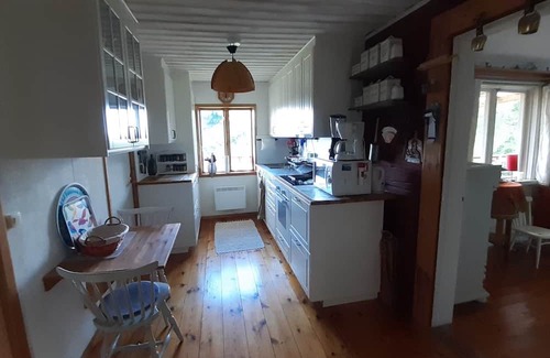 Bjursas Cabaña | Dala cottage with stunning views near forest and lake