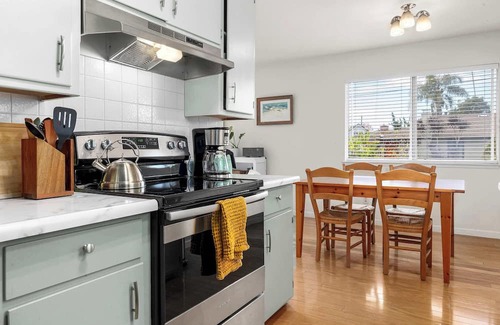 Seabright Apartamento | Seabright Breeze ~ Dog-Friendly Coastal Retreat!