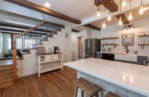 Jeffersonville Casa | The Roost: Modern Farmhouse Getaway