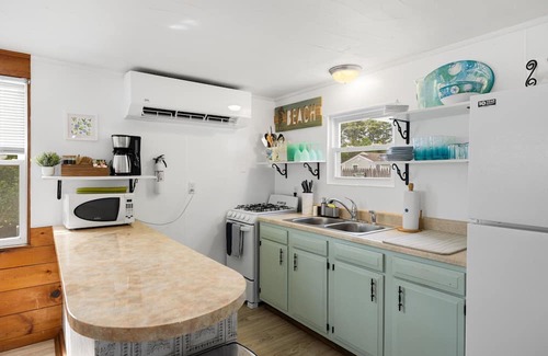 Dennis Port Cabaña | Glendon Gardens Retreat in Dennis Port