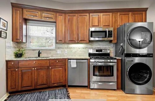 Circle C Ranch Casa | Clelia’s Cottage: Cozy 1-bedroom cottage in charming Austin with WiFi, AC
