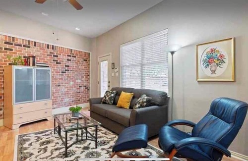 Circle C Ranch Casa | Clelia’s Cottage: Cozy 1-bedroom cottage in charming Austin with WiFi, AC
