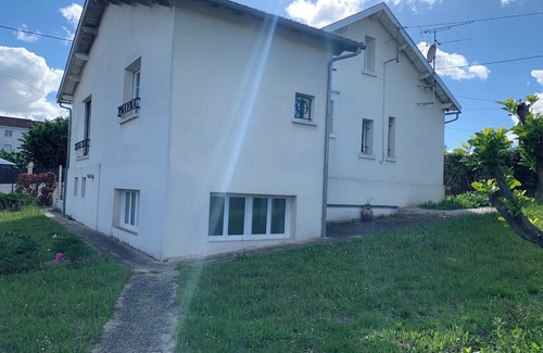 Cognac Casa | Cognac - Quiet residential area - 620 m2 wooded plot,
