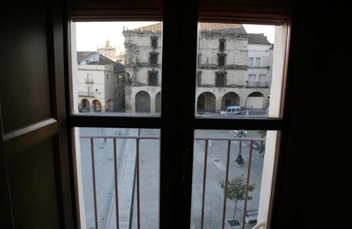 Trujillo Apartamento | HABITACIÓN DOBLE CON BALCÓN EN PLAZA MAYOR DE TRUJILLO