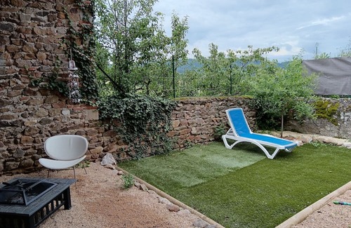 Javaugues Casa | Country house with private outdoor area with brazier barbecue