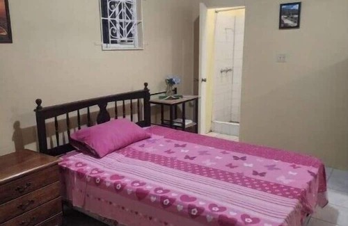 Pamphret Apartamento | Rustic Ragga studio apt St Thomas