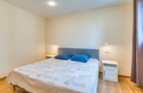 Arles Casa | Apartment 'Chambre 5' with Shared Pool, Wi-Fi and Air Conditioning