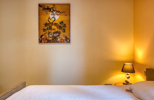 Arles Casa | Apartment 'Chambre 3' with Shared Pool, Wi-Fi and Air Conditioning