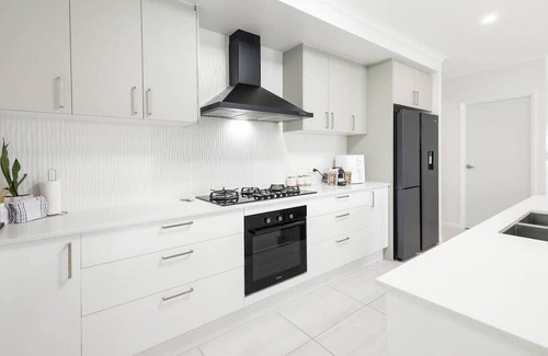 Trinity Beach Casa | Trinity Beach Lux 4BR Easy Entertainer with Pool